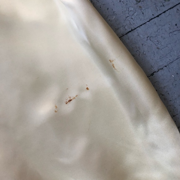 Vintage Buttercup Satin Embroidered Robe - Picture 6 of 6